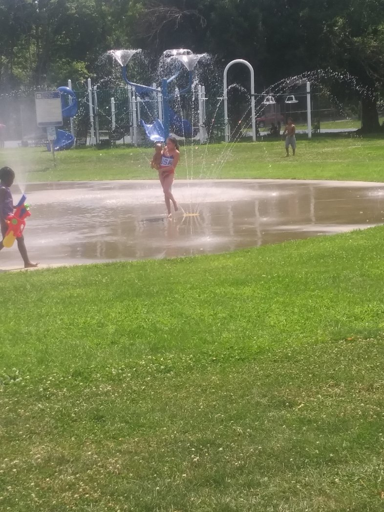 DivineQueen1990's tweet image. My #Kids #MiniQueen #MiniKing #LegendaryKing #Familia #MyLoves #ParkFun #Sprinklers #KeepingCool