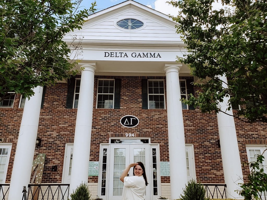 UNTDG's tweet photo. PC ‘20, recruitment is just a month away! We can’t wait to meet and get to know all of our future sisters ⚓️💖 #unt24 #godeltagamma #gogreek 

REMINDER registration closes on August 17th! Visit the link below to register. 
https://t.co/oEHqwK2ODp https://t.co/r4Y9vpn7eq