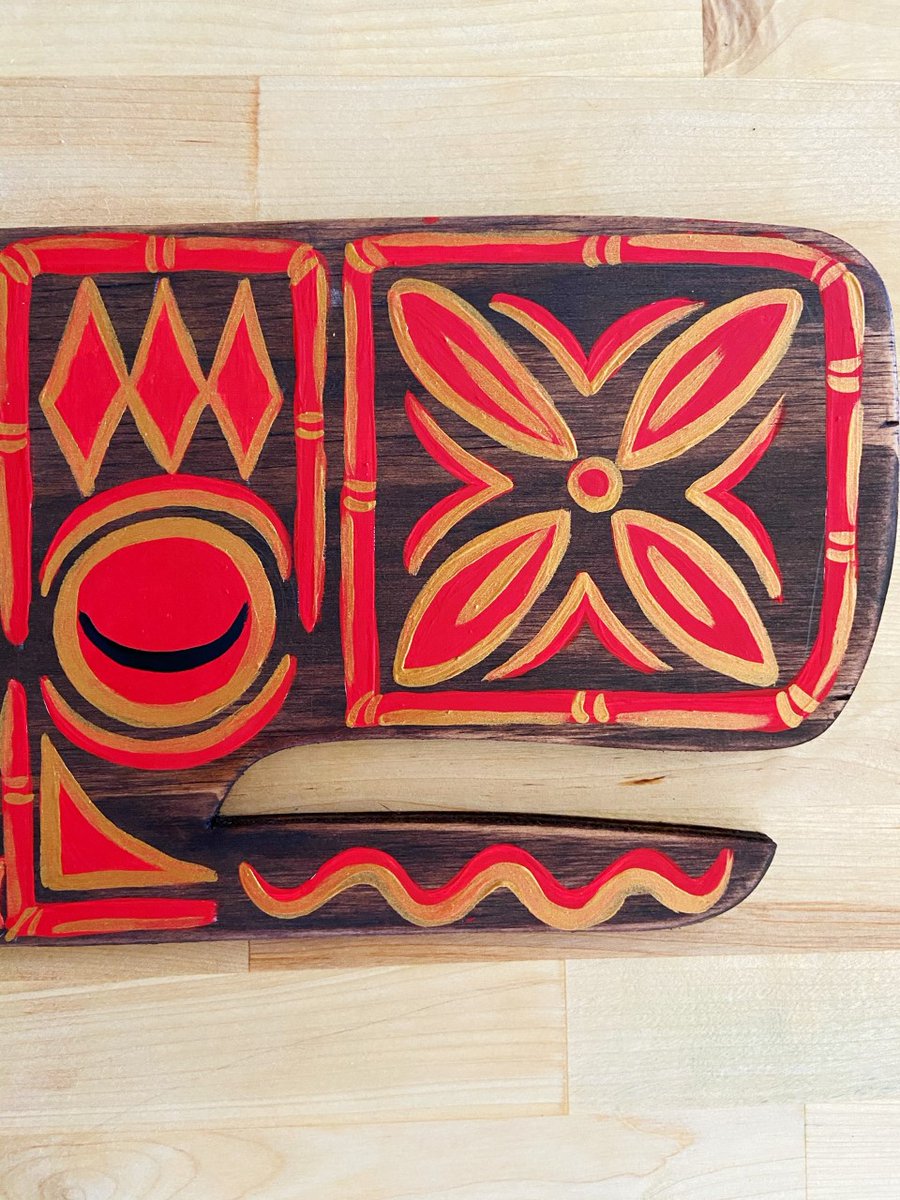 SchroedervilleA's tweet photo. SOLD. Red and Gold #TikiWhale I absolutely LOVE this color combo... will be making more. #Tiki #Whale #SchroedervilleTikis #SherylSchroeder #TikiArt #art #Painting #EtsySeller #Tikiland #YourDailyTiki #TikiStyle #Hawaiian #HawaiianStyle #TikiTIki https://t.co/DC8YRszPcz