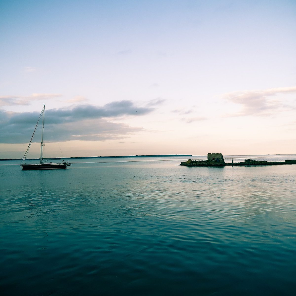 Cathalj's tweet photo. Zen

#visitwexford @DiscoverIreland @ancienteastIRL  #zen #lovewexford https://t.co/OzMdJjEpTC