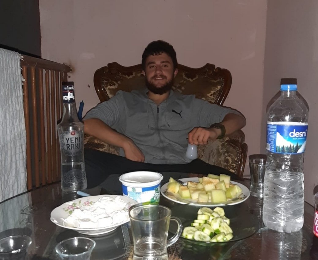 İçinden çıkılmaz bir hal alıyorum
Sen de ister misin?