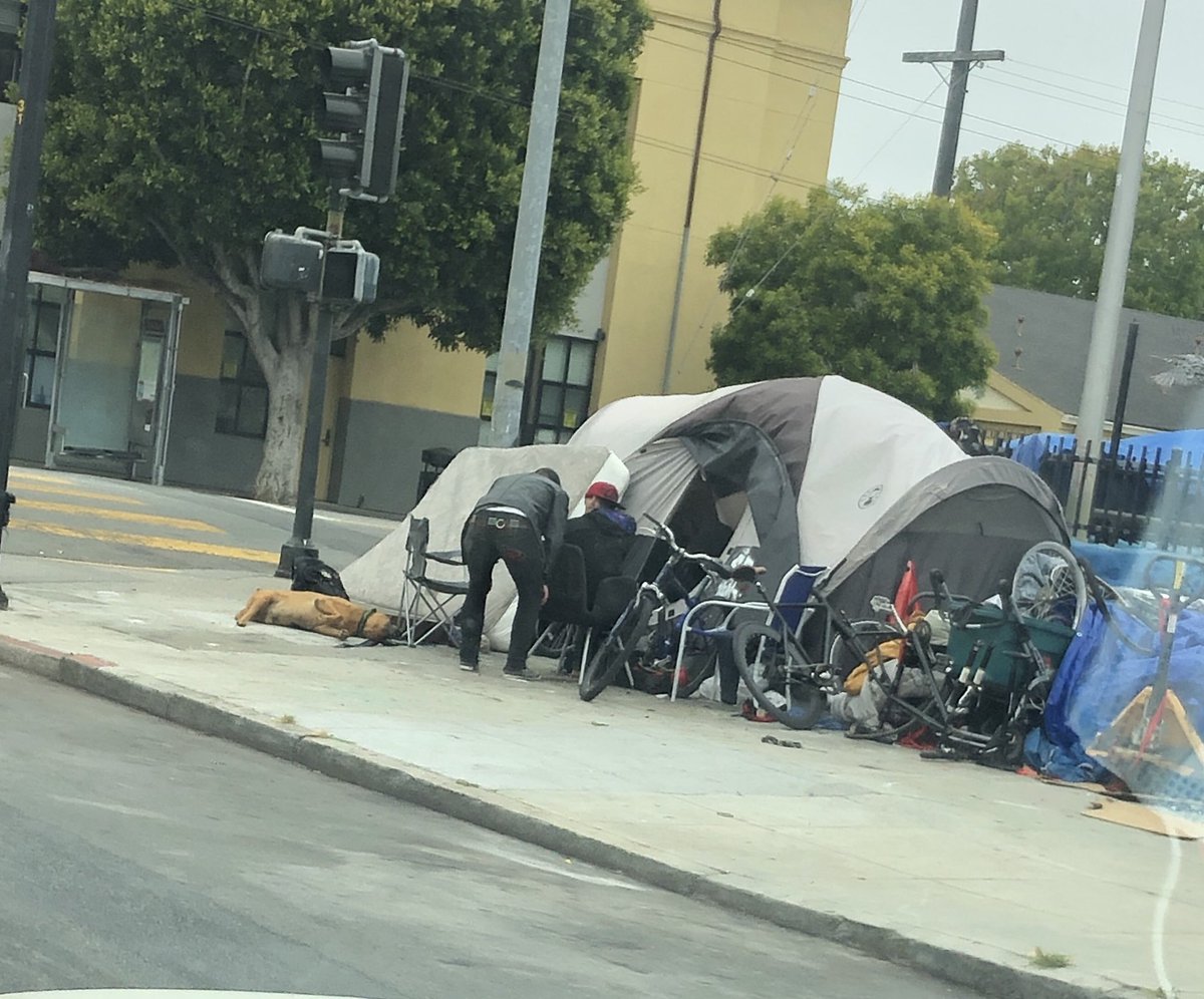 lanilani89's tweet photo. Another bike chop shop in plane view on Dolores. Welcome to #lawlessSF https://t.co/XN96ypUnOc