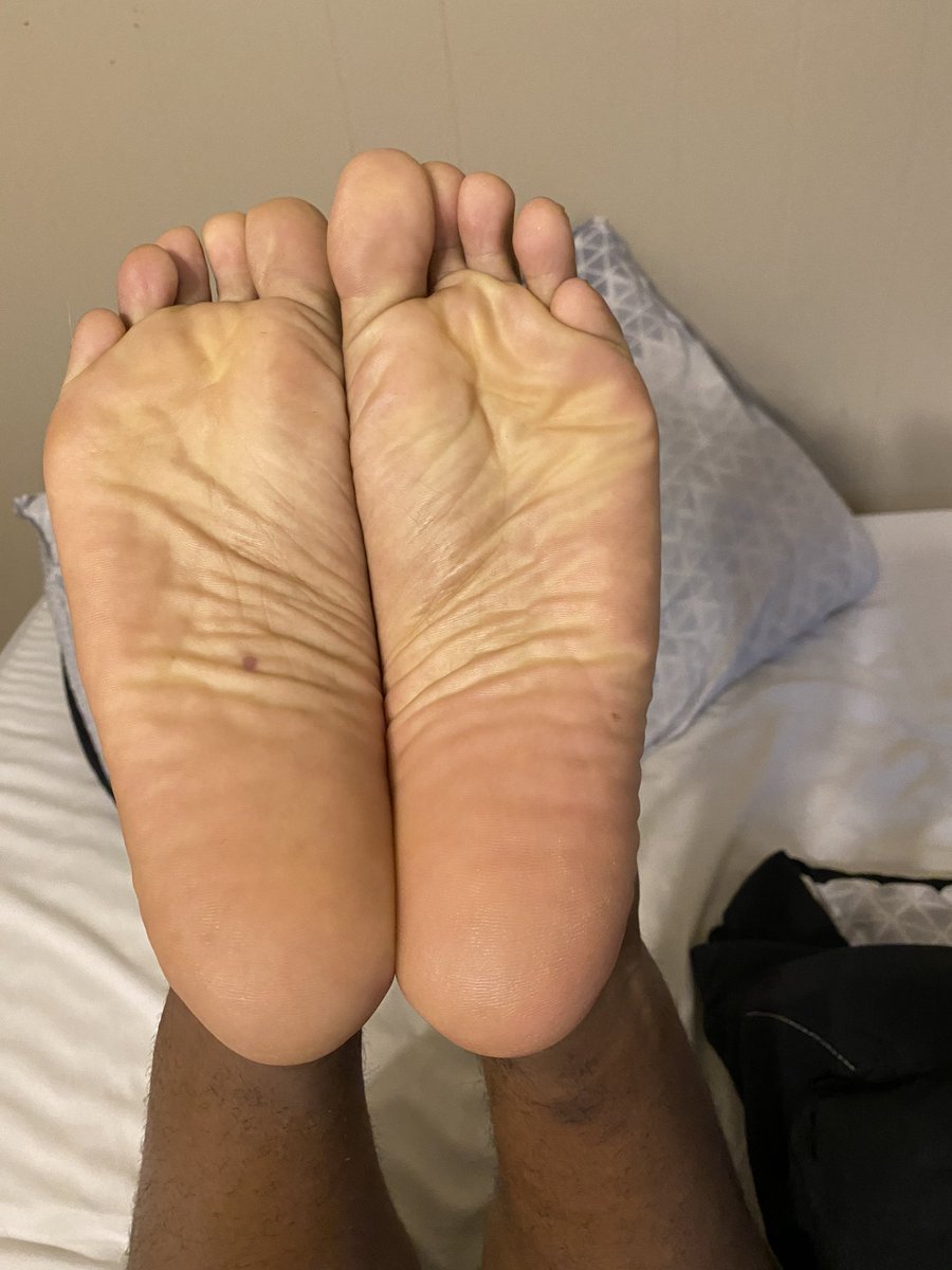 adamjohnsfeet's tweet photo. Soft does not begin to describe my feet right now!
#findom #footfetish #gayfootfetish #blackmalefeet #gayblackfeet #footdom #casbmaster #footmaster #bigfeet #toes #paypig #malefeet https://t.co/6BeXeqnFxF