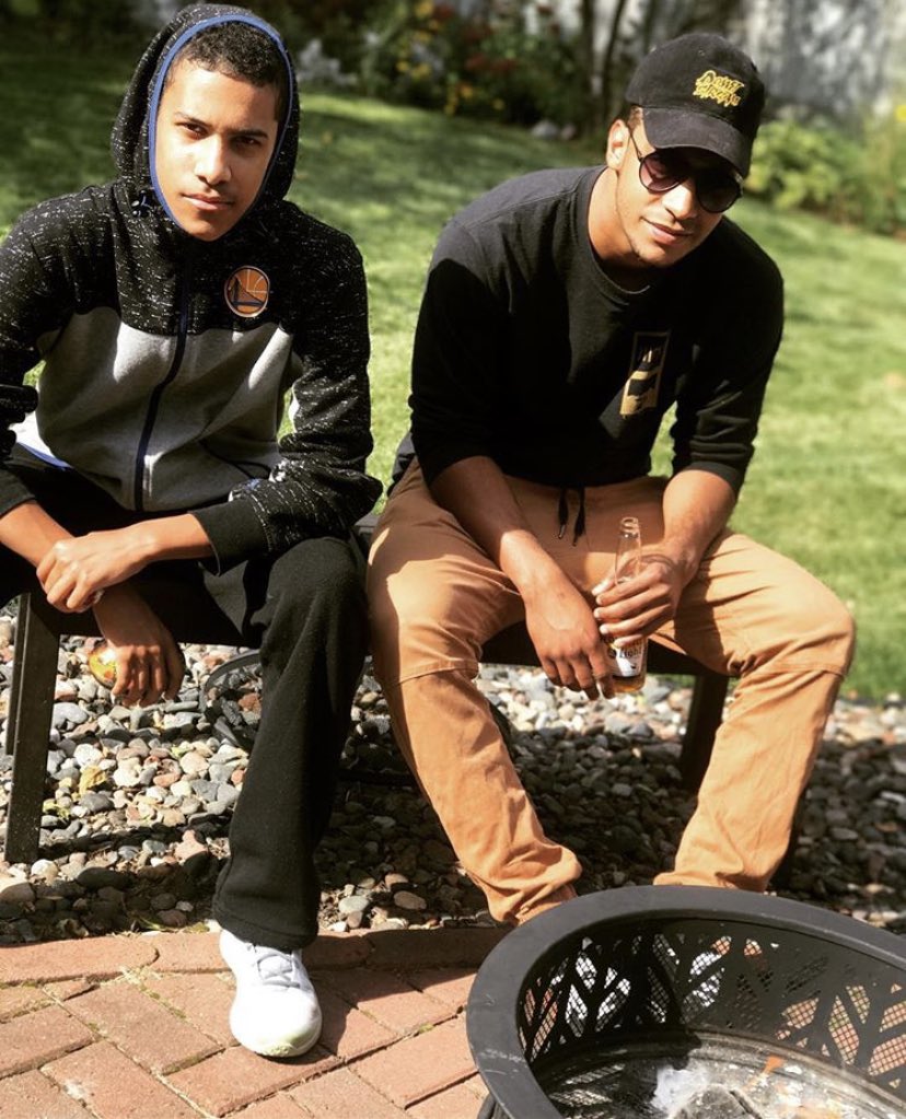 finalequinox_'s tweet photo. Happy Earthstrong to my lil’ brother! He graduated HS this year too 🎉🔥🎊
#clone #synonym #lifemodeldecoy https://t.co/jpzE5JiBPl