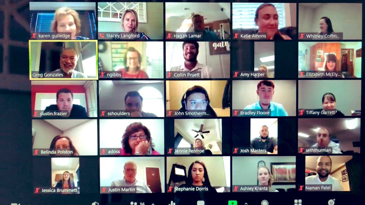 langford_stacey's tweet photo. Either in-person or #TBAvirtual, @ComGregGonzales @TNDeptFI speaking with year 2 students is always a highlight of @TNBankers #TSSB https://t.co/0tum8Ga2Yv