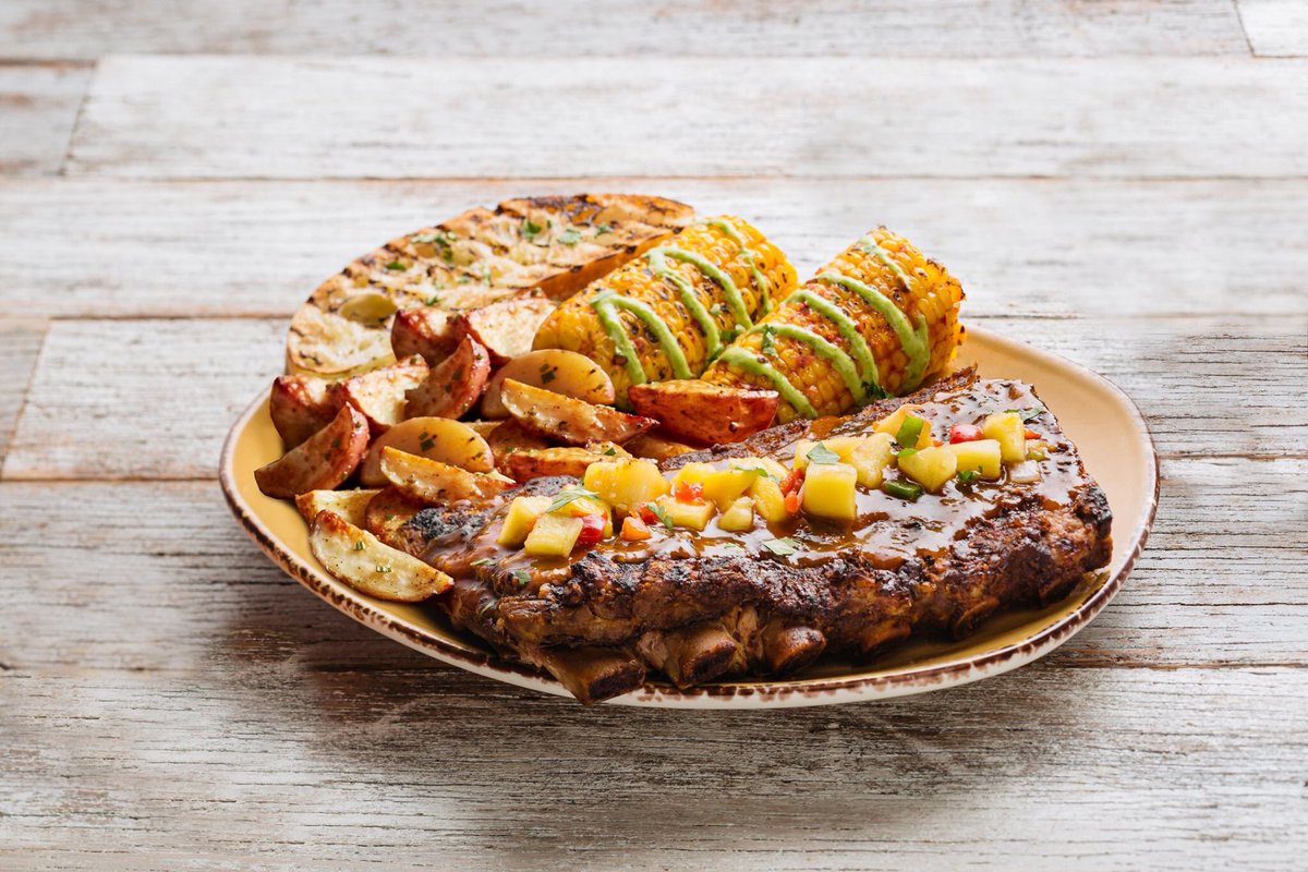 eatdrinkoc's tweet photo. .@UrbanPlates Has a ribs family meal that includes 4/2 racks of ribs, two large sides, and four slices of grilled rustic bread for $59.95. They have also expanded their outdoor dining patios at all locations.#urbanplates #eatdrinkoc #ocdining https://t.co/35gpof6Yzb