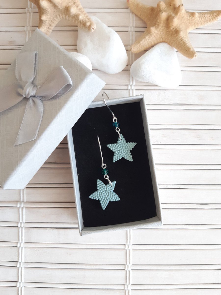 ChicGeorgette's tweet image. Minimalist Star Earrings, Small Star Dangles - sooo simple and elegant... in my shop now! #minimalistearrings #customcollection #stars #dangles etsy.me/32DgPZJ