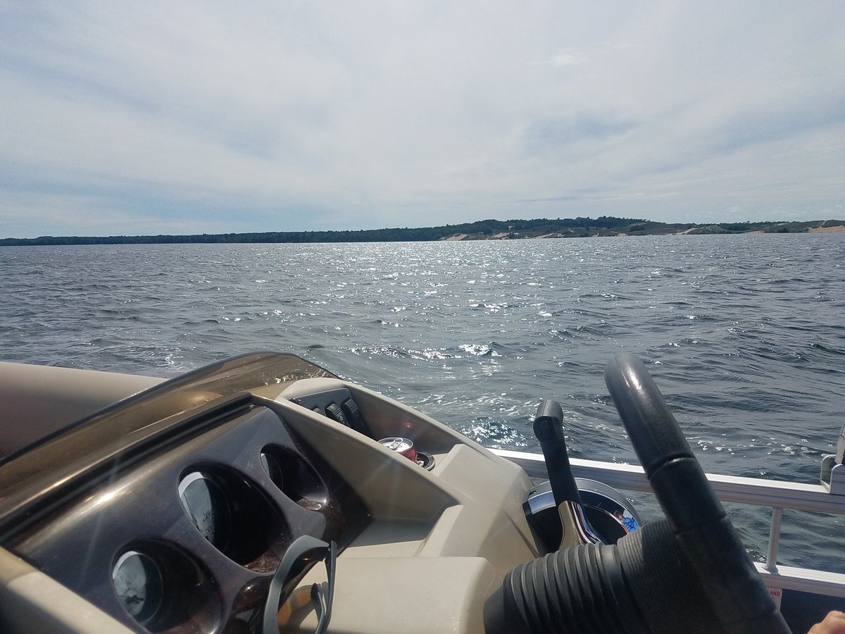 BlueBros_Caleb's tweet photo. Man, Monday's are the worst aren't they? 

#Ludington #HamlinLake https://t.co/SauukAeHGo