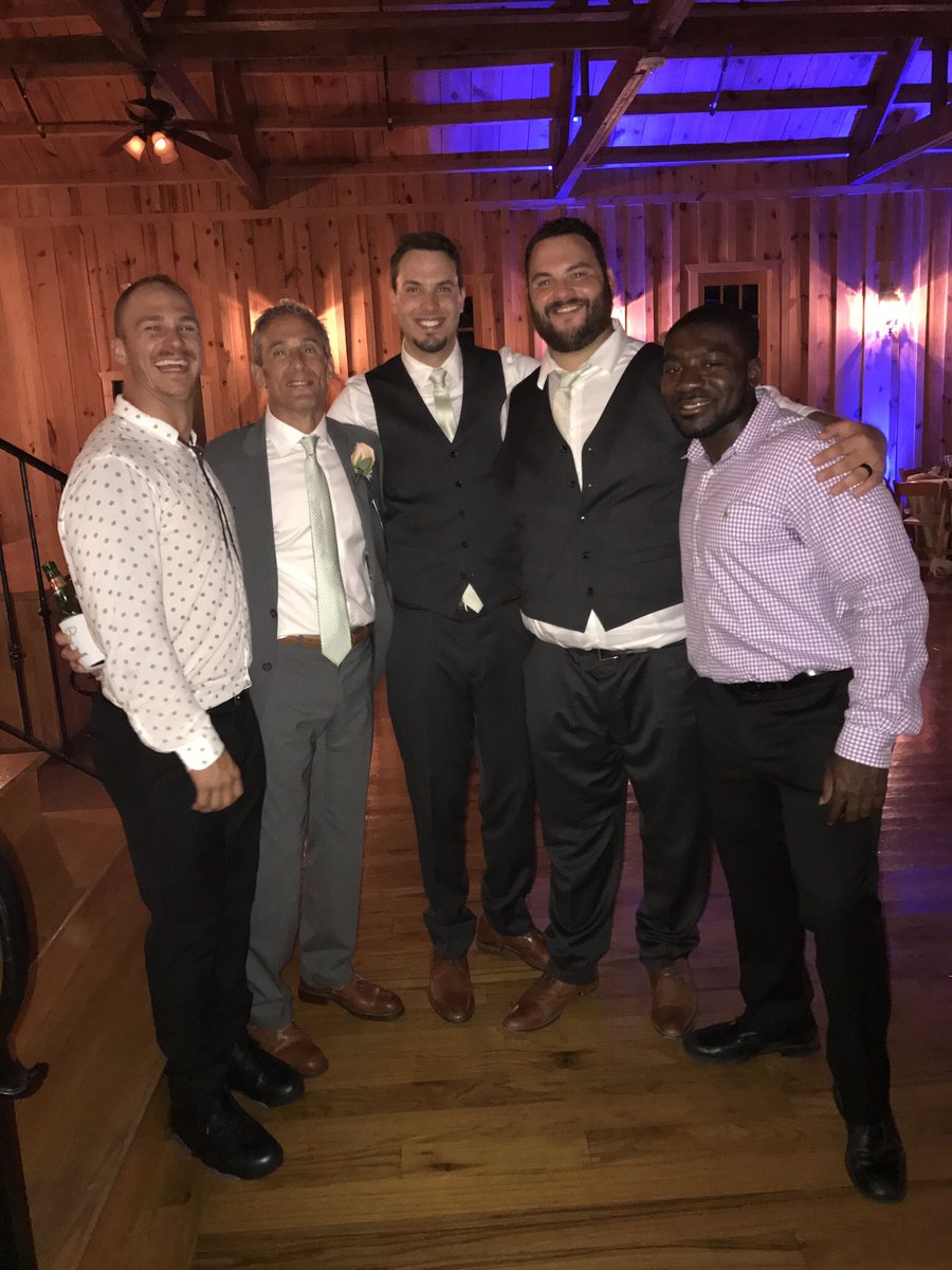 StanDaMan6's tweet photo. Brothers #resteasyadam ππΎ https://t.co/m9QcORMsBo