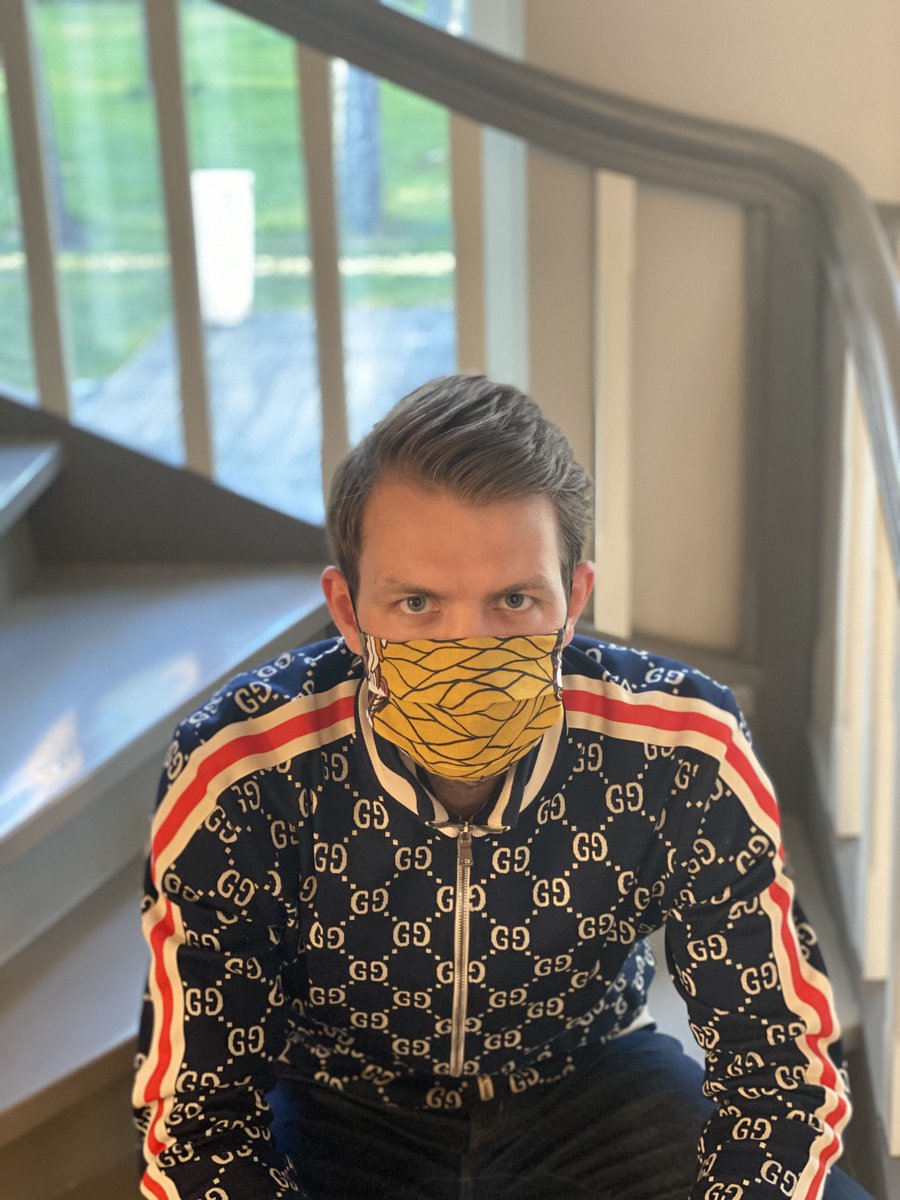 UMoodco's tweet photo. Urban Mood masks are all handmade by the artisans of small European workshops. Very high quality materials are picked by our team and each piece that is completed is truly unique. https://t.co/18IUY3RV7M
#facemask #designermask #covid #coronavirus #covid19 https://t.co/NdfBRrUdxd