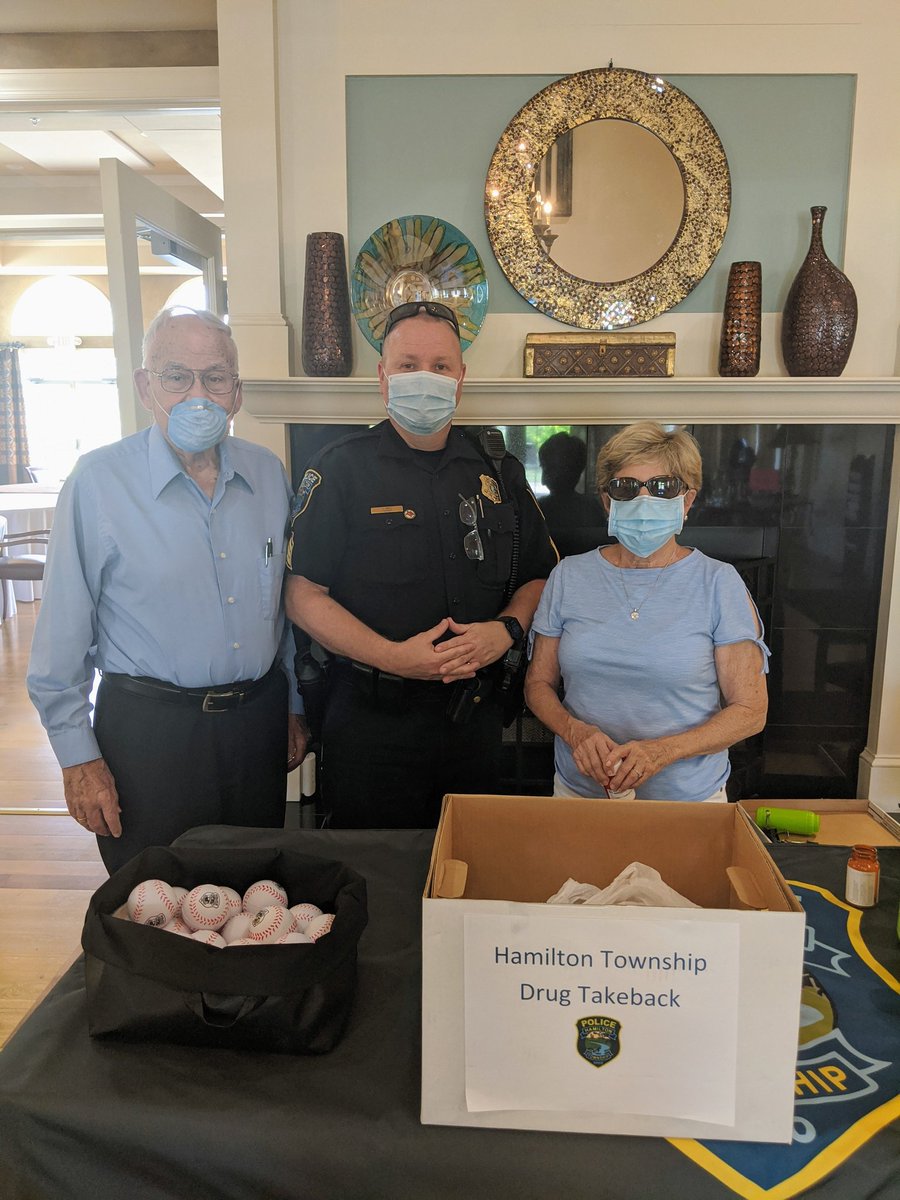 SgtChrisWall's tweet photo. Another successful #drugtakeback event in Heritage of Miami Bluffs today. We collected more unused medication than last year! Big thanks to Joanne Janzaruk for setting the event up again. Mr. Dowden kept us company too. #CommunityPolicing #police #HTPD #ThinBlueLine https://t.co/089tk9eMCa