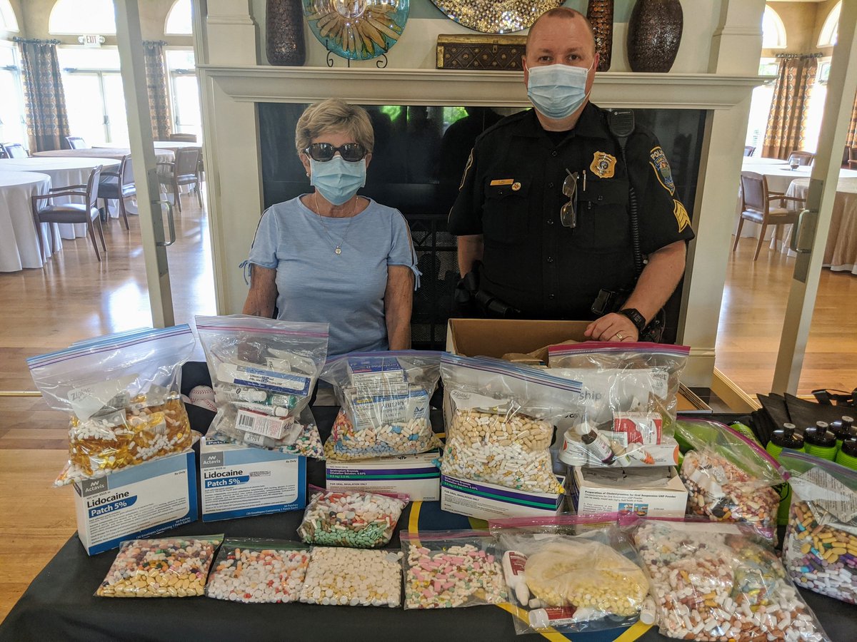 SgtChrisWall's tweet photo. Another successful #drugtakeback event in Heritage of Miami Bluffs today. We collected more unused medication than last year! Big thanks to Joanne Janzaruk for setting the event up again. Mr. Dowden kept us company too. #CommunityPolicing #police #HTPD #ThinBlueLine https://t.co/089tk9eMCa