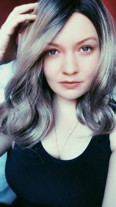 FinDomIrina's tweet photo. Back on Twitter 😎
New year-new hair- new paypigs 💸

#findom #femdom #geldherrin #moneydom #zahlschwein #zahlsklave #herrin #zahlsau #geldfetisch #fussfetisch #herrin #sklave #paypig #moneydom #goddess https://t.co/7aPKcMzIaj