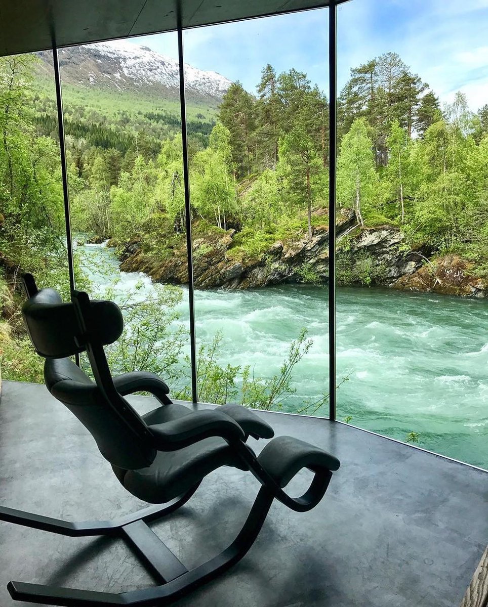 RoomPornCo's tweet photo. The Landscape Juvet Hotel.
Featured in the movie "Ex Machina." https://t.co/MRBlEbCIFl