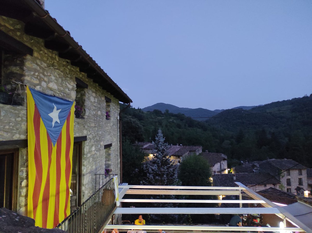 ibonleibar's tweet photo. Beget 😍🤩🥰😍
Eotia merezi daben herrixa! 
#AltaGarrotxa #Galduta #MendiArtian #Xarma #Nortasuna #MunicipisPerLaIndependecía #BueltaukoGa #IndependentziaOspatzera https://t.co/H6RbzYnBFy