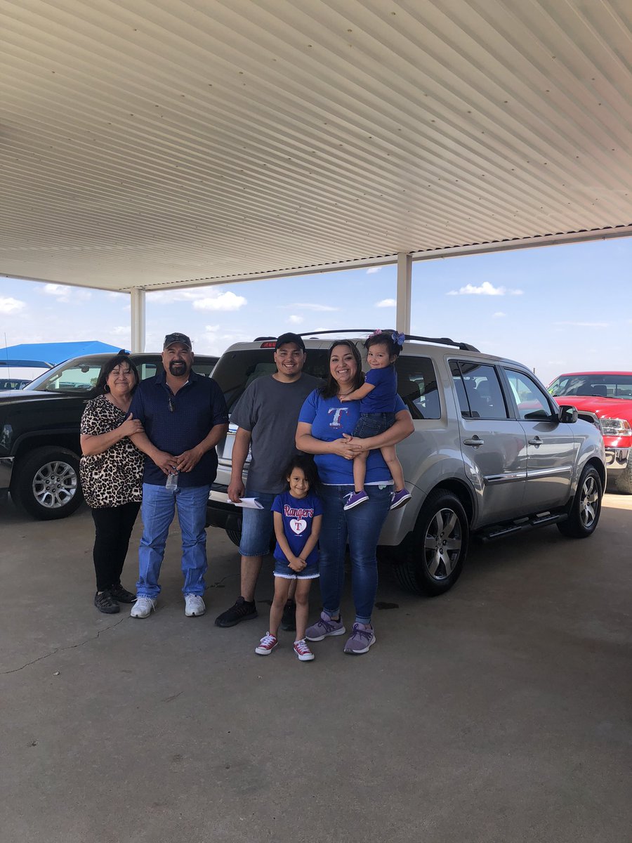 johnroleylittle's tweet photo. Big Congratulations to Timothy and Jennifer Cisneros and their two beautiful girls on the purchase of their Honda Pilot!  Great family car for a great family!  It was a pleasure to work with and meet the whole family!  Enjoy! #savemoreon84 #johnroleylittlefield https://t.co/Ppm809WJQU