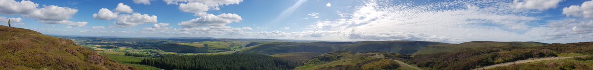 LauraGaribbo's tweet photo. 3 days, 3 hill walks. So lucky to have this on my doorstep😍#herefordshire #hergestridge #newradnor #whimble #greatoutdoors https://t.co/X5ZB59zfr5