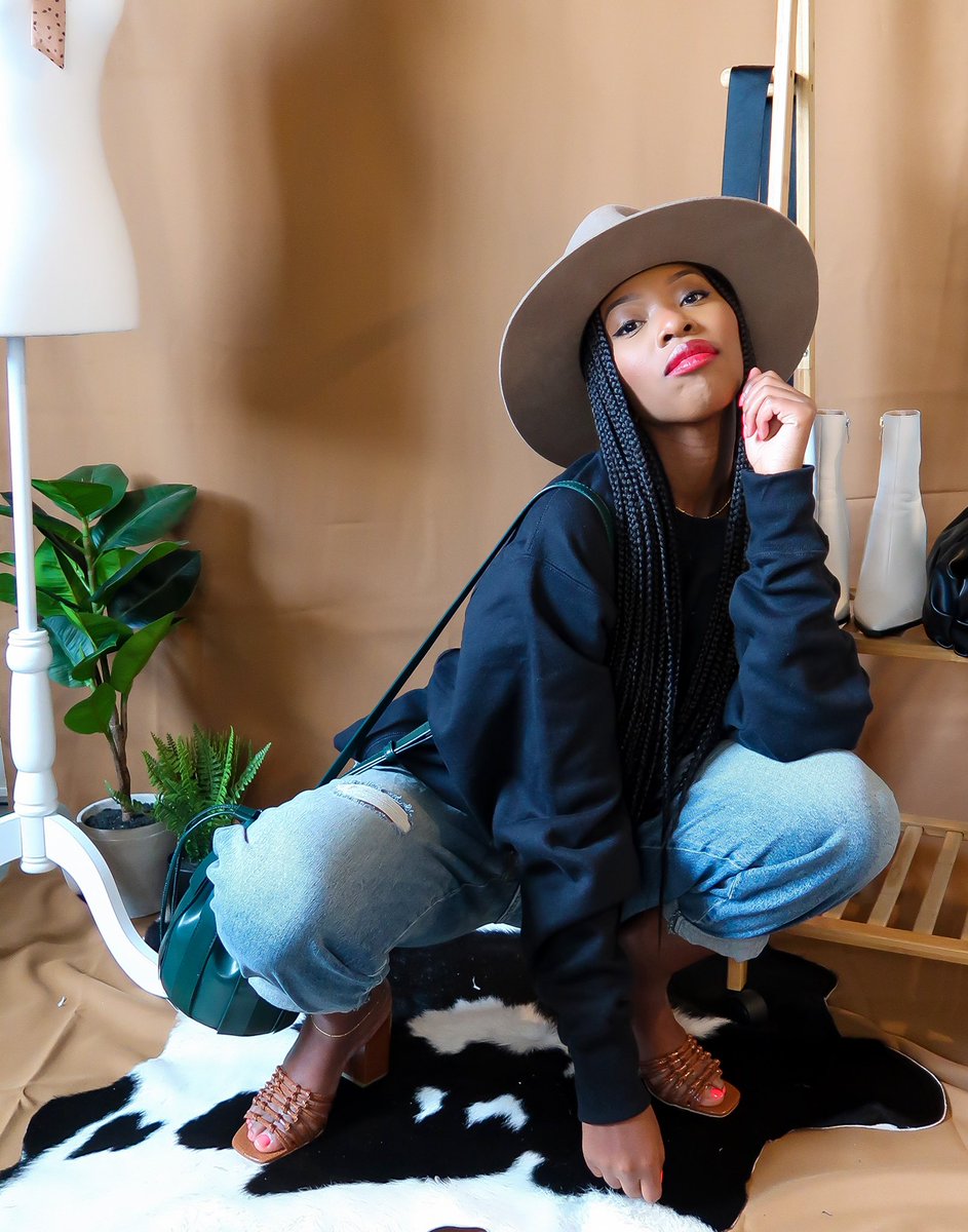 tiffanystyledit's tweet photo. Personal Stylist 👇🏾 check out https://t.co/71QNvr9iiN to get started with your personal styling experience! 🤎 https://t.co/7Fm2FlUCbn