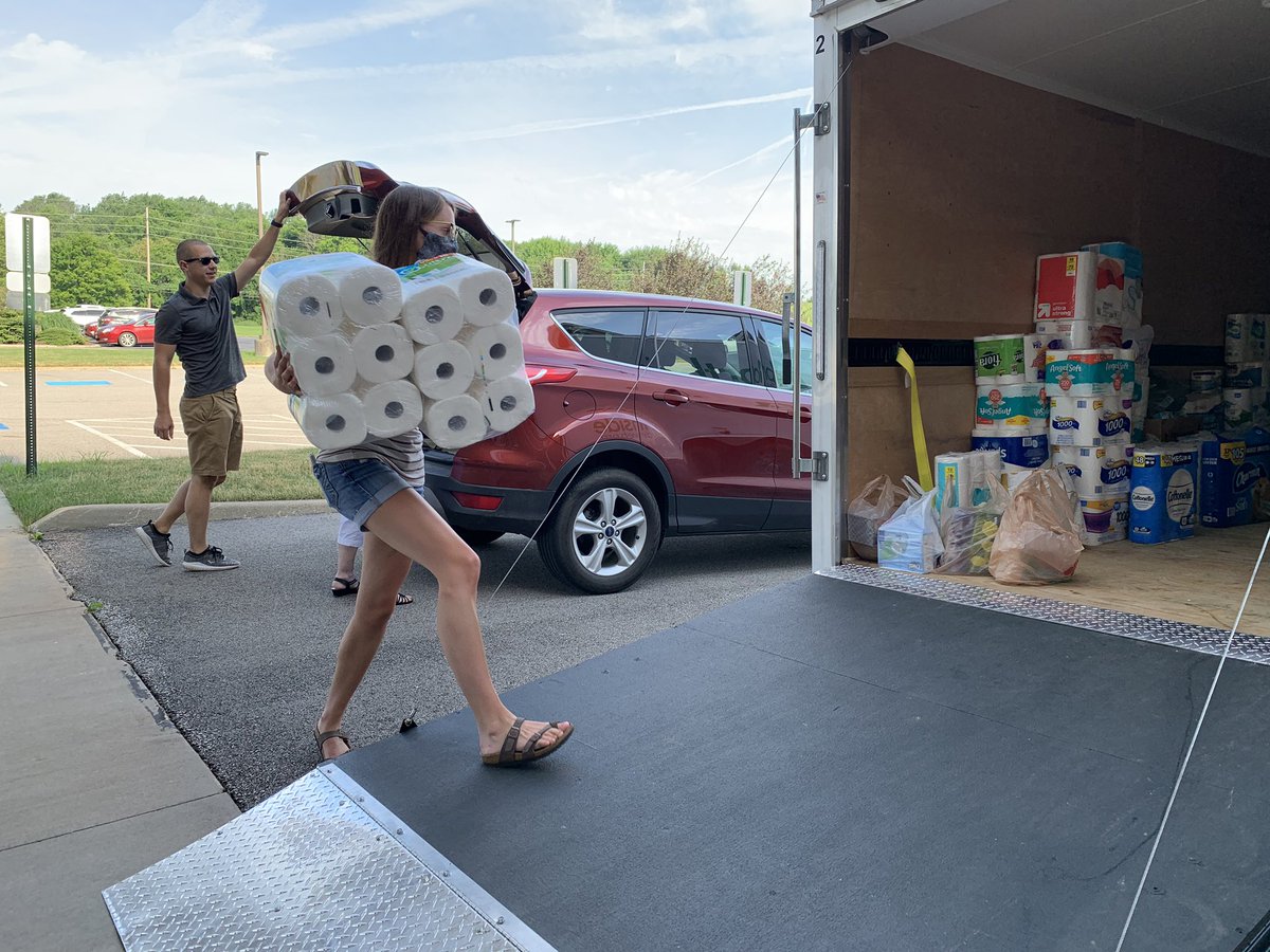 NorthsideCC's tweet photo. Hey NCC family! Thank you for your intentional generosity and helping us fill the trailer for our Home Essentials ministry 👏 Because of you, we will be able to help spread the love of Jesus to those in need. https://t.co/pvgQm8ZiDB
