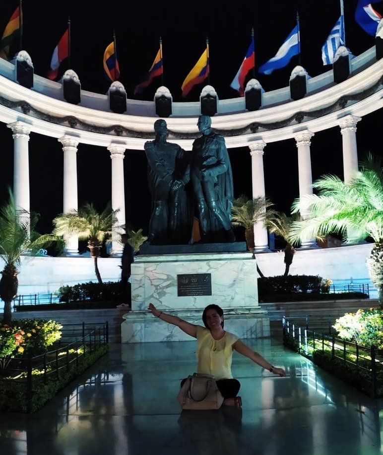 daneyfemmejolie's tweet photo. El Hemiciclo de la Rotonda también conocido como Monumento de la Entrevista entre Bolívar y San Martín,ubicado en el Malecón 2000, a orillas del río Guayas. La Rotonda fue inaugurada en 1938. #RetoISTG #SomosISTG #ISTGCelebraAGuayaquil 
@itsgg_edu
@almazeballos https://t.co/pmnN2VlDqM