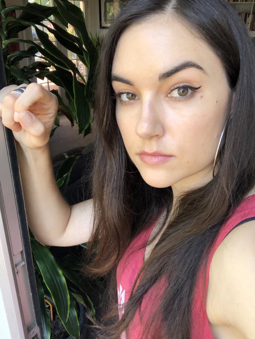 Live stream, in a few minutes on twitch 🙋🏻&zwj;♀️ https://t.co/BFBDVUzk09