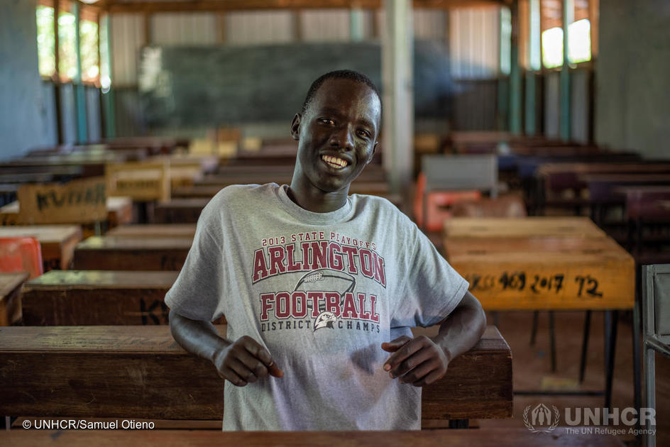 Refugees's tweet photo. Refugees are students.
Refugees are nurses.
Refugees are teachers.
Refugees are electricians.
Refugees are lawyers.
Refugees are chefs.
Refugees are pilots.
Refugees are musicians.
Refugees are poets.

Refugees are people like you and me.

Stand #WithRefugees. https://t.co/0WNfThTMur