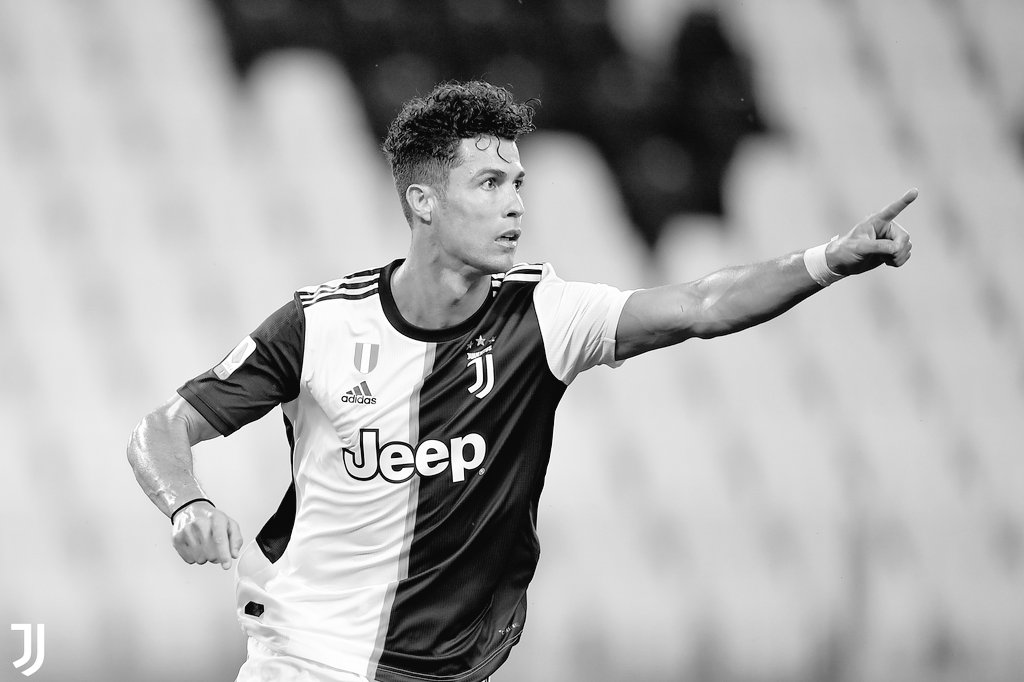 IndianRegista's tweet photo. Most Serie-A goals for Juventus in a single season:

🇭🇺 Hirzer = 35 (1925/26)
🇮🇹 Borel II = 32 (1933/34)
🇩🇰 John Hansen = 30 (1951/52)
🇵🇹 @Cristiano = 30* (2019/20*) https://t.co/Ynks4Ypy2w