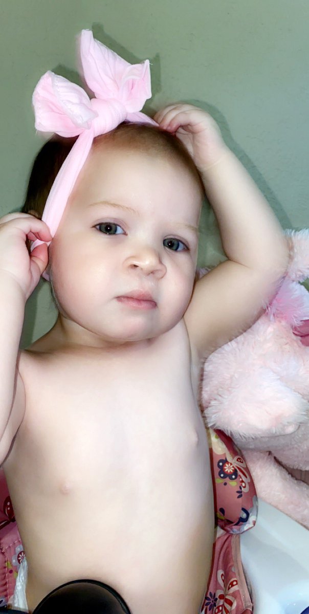 LexiIvon's tweet photo. Her little model poses 😆 https://t.co/AKVcNTqGKt