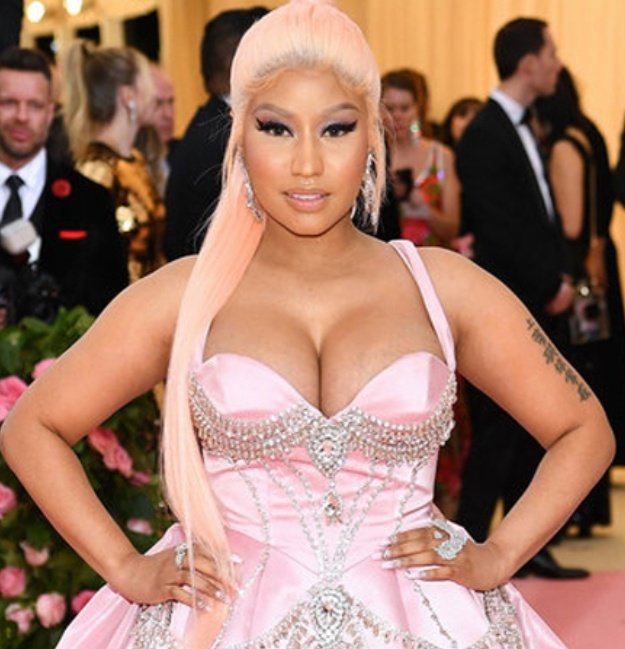 Remontada21000's tweet photo. On va mettre tout le monde d'accord 
Musicalement tu préfères ?

Drake 🔃                           Nicki Minaj ❤ https://t.co/6BymXdFrjg