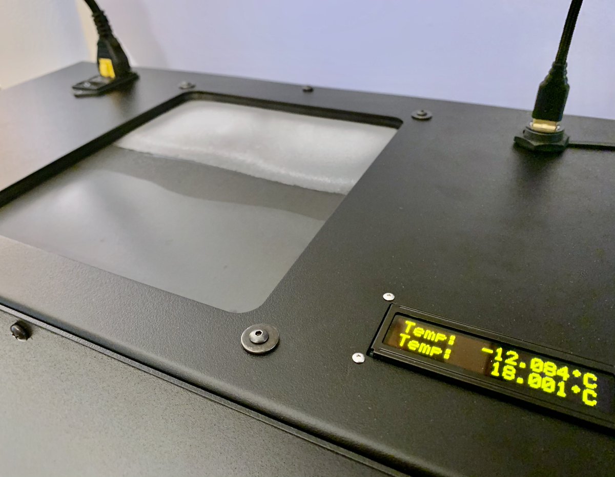 IoTherm's tweet image. The sample plate has two zones that can be independently operated to maintain a thermal gradient up to 30C. Use it to measure Tpref or write frosty messages! #IoTherm #temperaturecontrolsystem #physiology