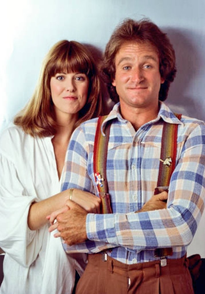 Después de aparecer como invitado como el alienígena "Mork, de Ork", en el episodio de la Serie de TV “Happy Days” (1974-1984), “My Favorite Orkan” (1978), Williams recibió su propio programa, “Mork & Mindy” (1978-82).“Mork & Mindy” tuvo un inmenso éxito y fue fundamental