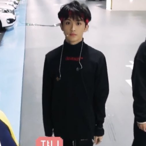 mark being tiny but as you scroll he gets even tinier— a thread