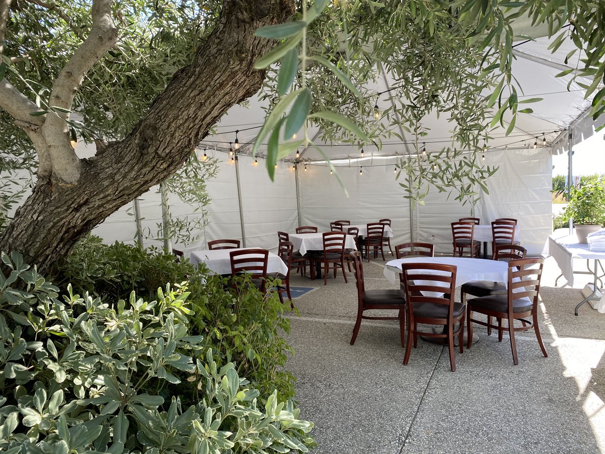 PasquinisFIF's tweet photo. We have expanded our outdoor dining space! Enjoy dinner al fresco under our air conditioned tent or pergola. Tables of 2 to 8 can be accommodated by reservation only https://t.co/0uowJX4uxb. #alfrescodining #bringyourappetite 🍽🍸🥃🍷 https://t.co/Y0d5HGFfOI