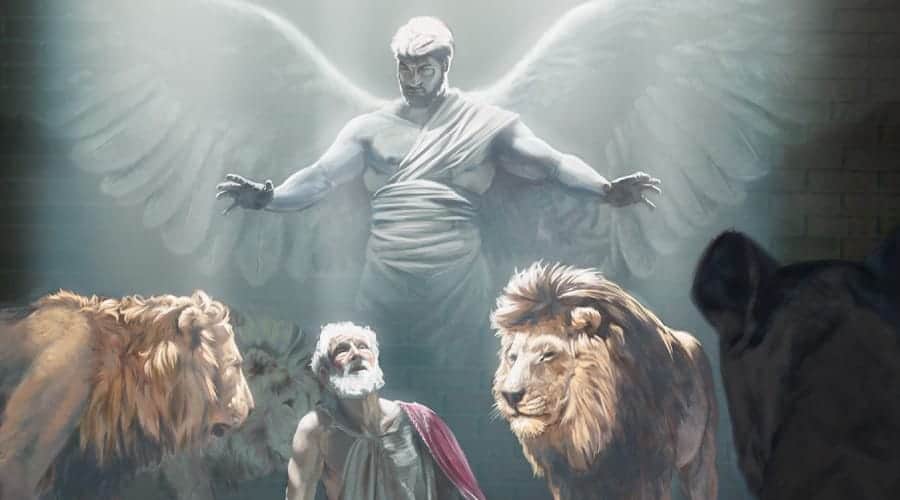 PastorGizmo's tweet photo. Daniel didn't worry and hope God might come through for him, he continued to give thanks to God and stand on His promises.
🤔 How are you handling your lions den?
              💯Faith over Fear💯 https://t.co/6IfqBvGllk
