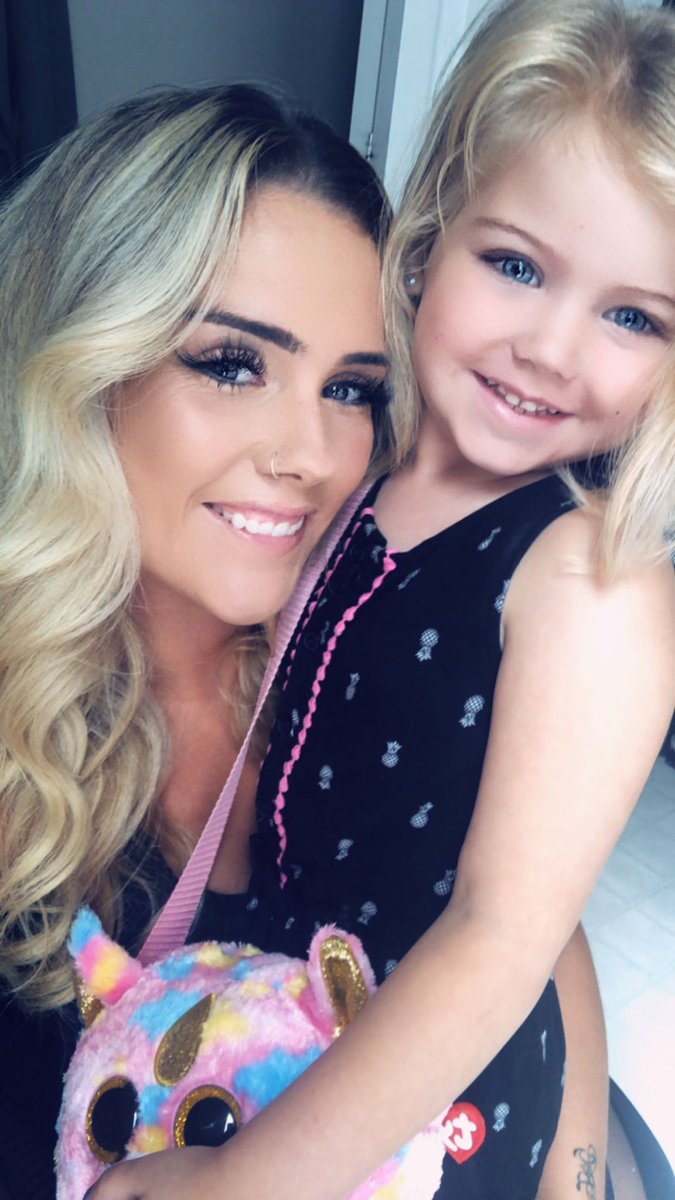 AmberWindsor1's tweet photo. Happy 5th Birthday to my prettiest Princess ❤️ https://t.co/ozAS8AUfwZ