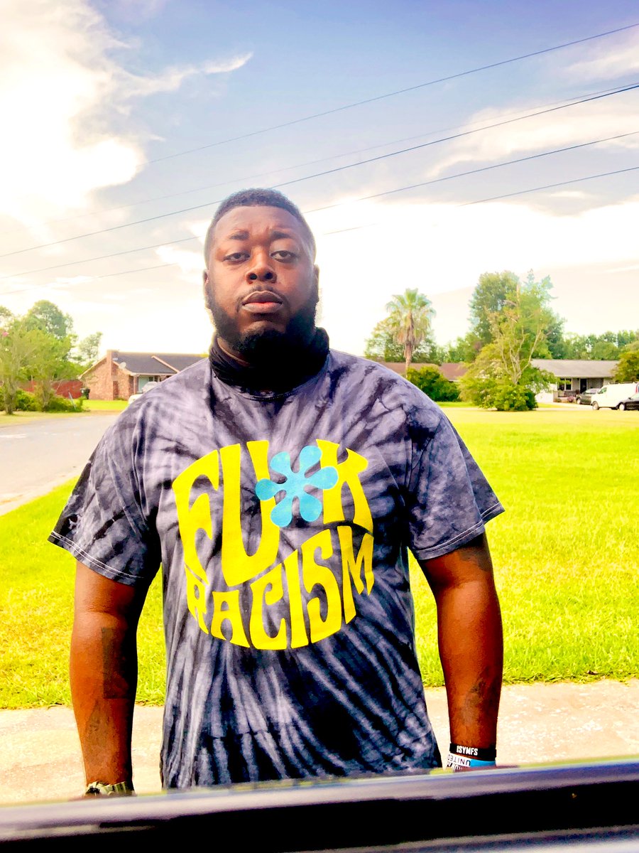 BlackNerd1890's tweet image. Rocking the #fuckracism shirt from the great @CTFletcherISYMF loving this pops!!! #ironaddicts #tellthem #standstrong💪 #selfcare #themessage #isymfs