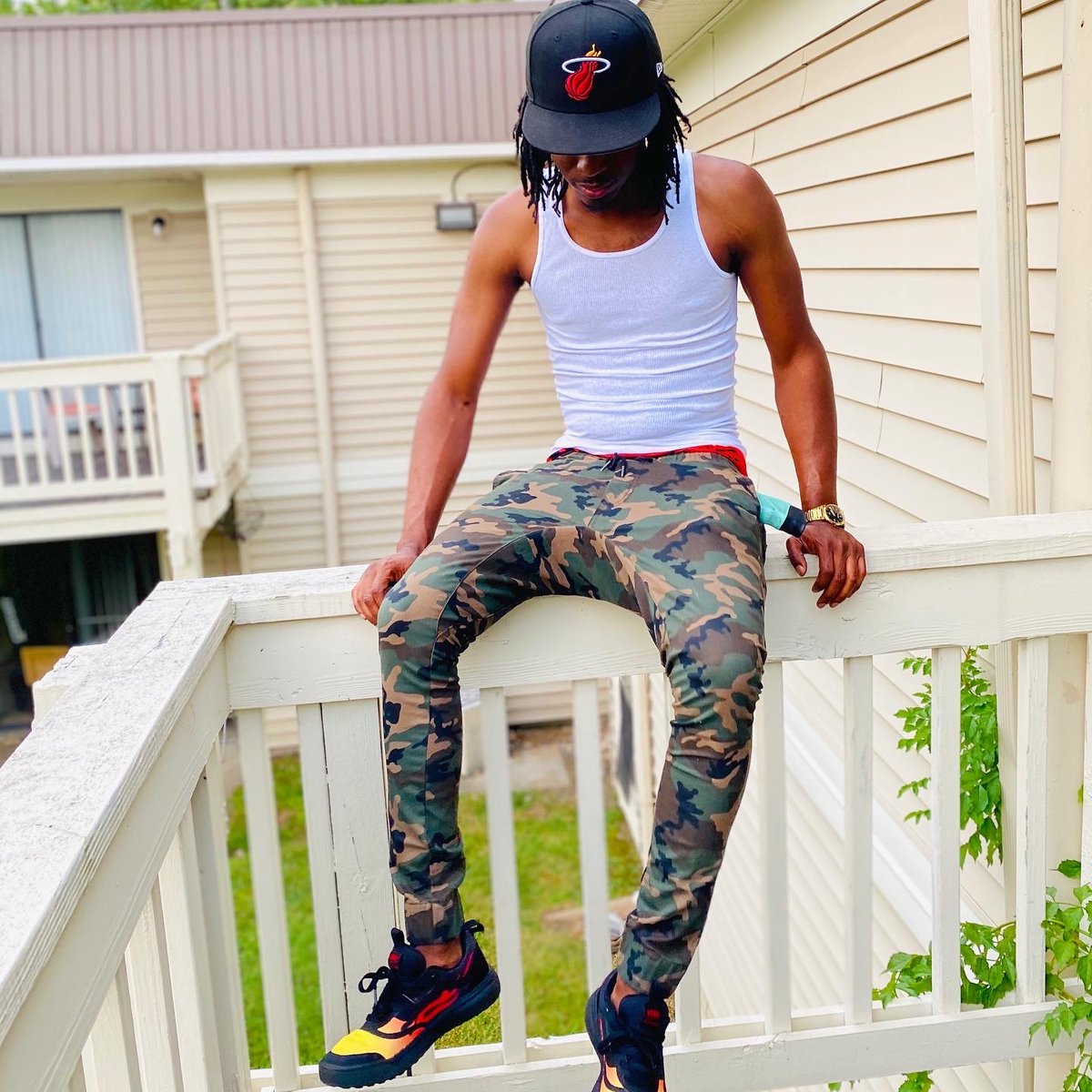 iamcuzznwill's tweet photo. “ Bihh let me check my palm pilot.. hmm look like I ain’t doing shit..” https://t.co/tkZTscXnsV