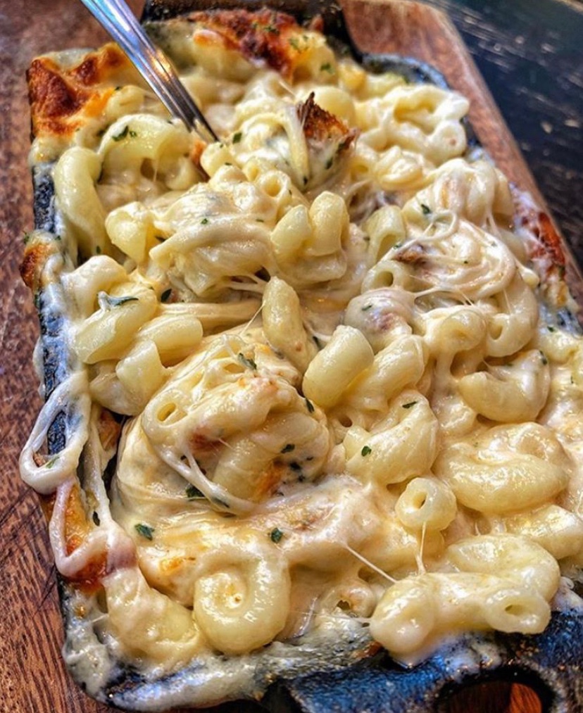 LordBrooke_Arts's tweet photo. Mac Monday β€οΈ Baked Mac and Cheese π§ π€€
#foodcompilation #Foodie #Food #cheese #streetfoodcompilation #Foodies #mac https://t.co/z6tEaTZUDG