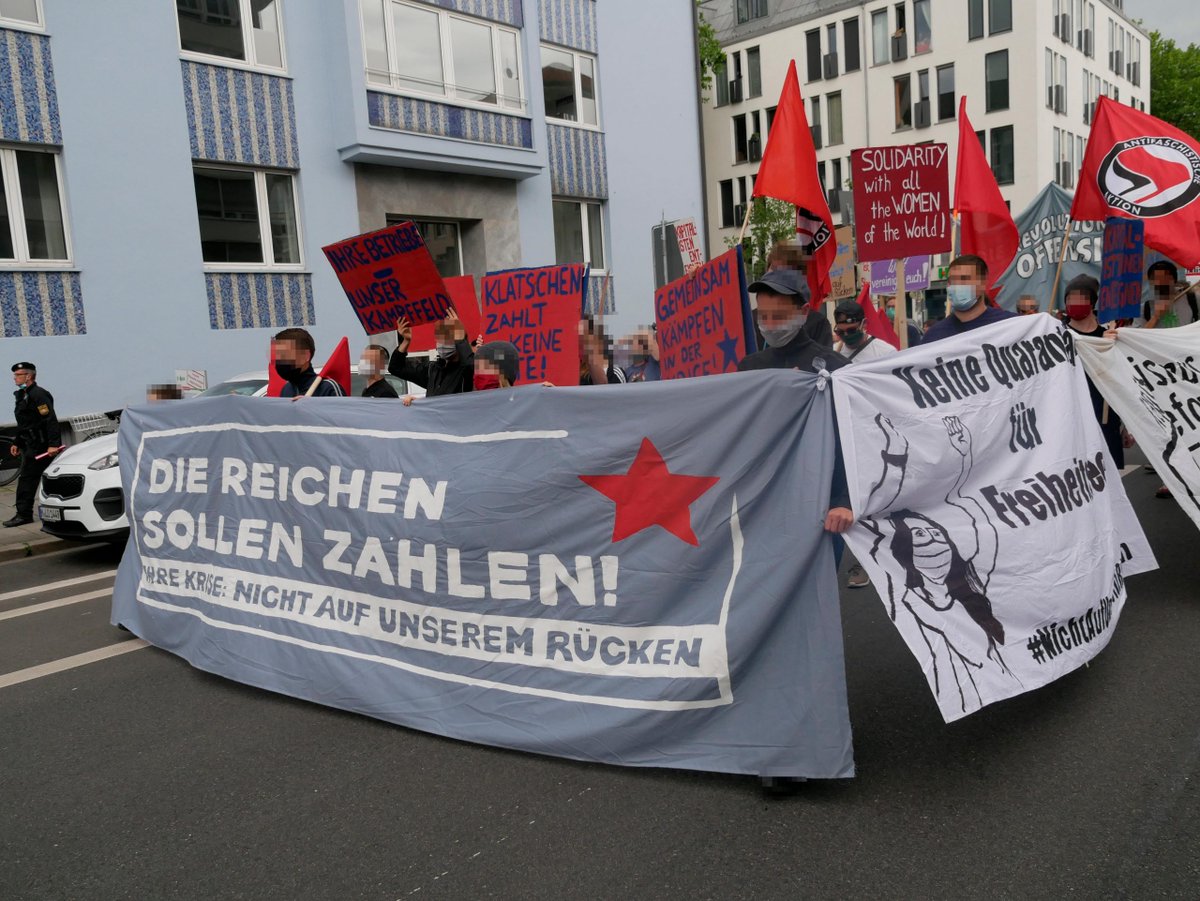 Perspektive_K's tweet photo. Aktionstag in Bildern - Am Samstag, den 18. Juli fanden in mindestens 17 Städten bundesweit Aktionen unter dem Motto “Die Reichen sollen die Krise bezahlen!” statt. Auf unserer Website gibt's eine Fotosammlung aus einigen Städten: https://t.co/fnJNvOduMT

#nichtaufunseremruecken https://t.co/zBlUKNZFG6