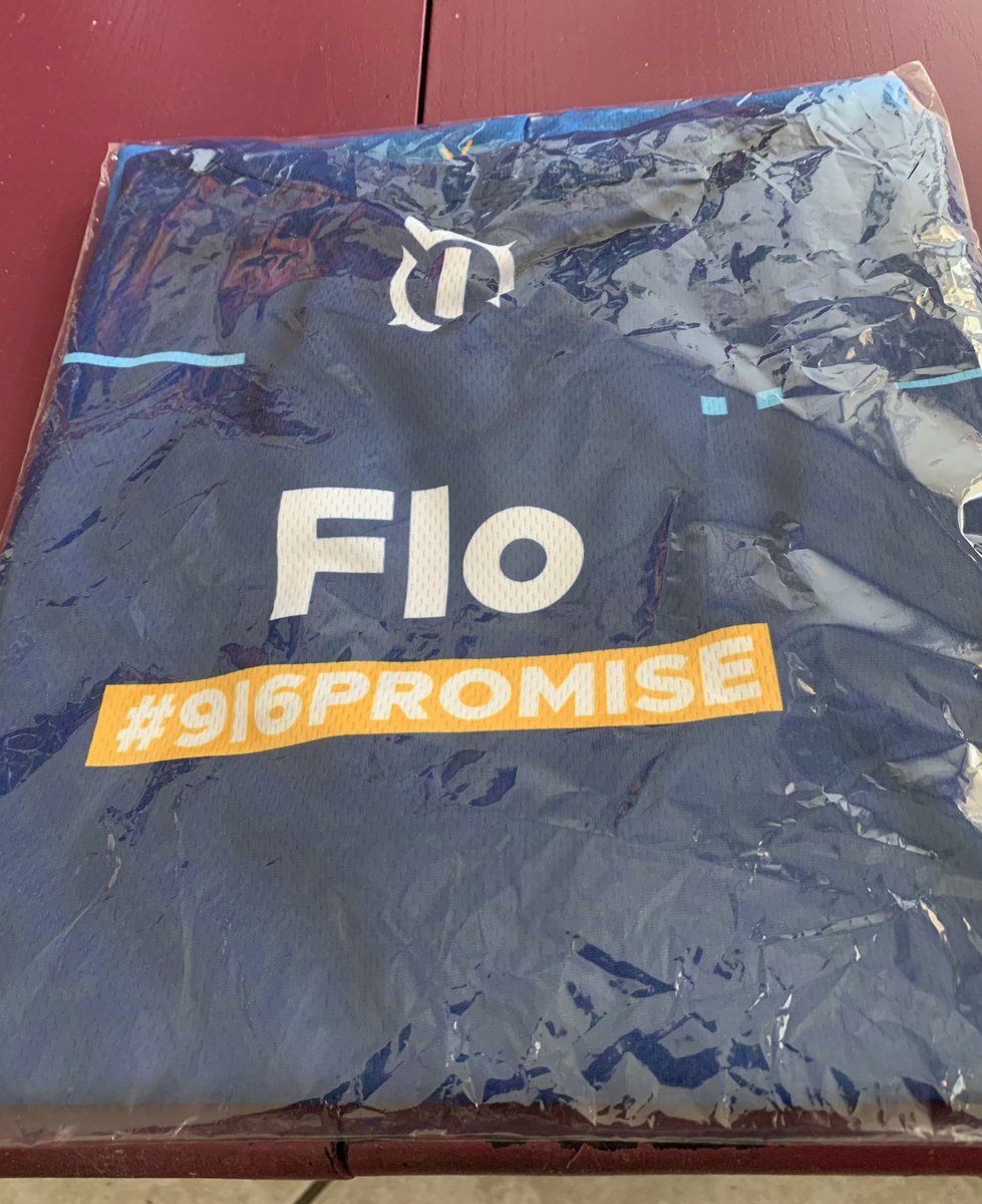 Flo_p20's tweet photo. Maillot bien reçu ✅  #9I6promise  
Il est magnifique merci 😍 https://t.co/oXhQR4WAXl