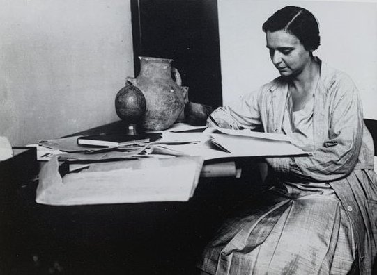trowelblazers's tweet photo. Elise Baumgartel (1892-1975) was a German-British Egyptologist and prehistorian who specialised in the study of predynastic Egypt. Here she is in 1928!

Image donated with permissions by Dr Elise Baumgartel’s family.

#TrowelTakeover https://t.co/LgyjkvXmgW
