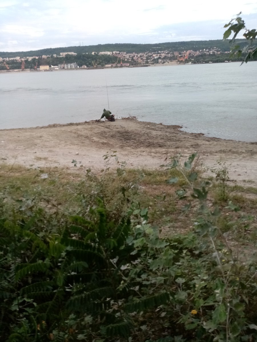 elarogantte's tweet photo. The lonley #fishman AT #danube #Romania #zimnicea https://t.co/ID2BeCEPxe