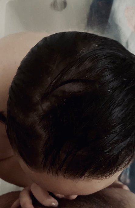 Just finished sucking my boyfriend&rsquo;s dick. Check out my onlyfans for the full video https://t.co/pYMNpbKhgN