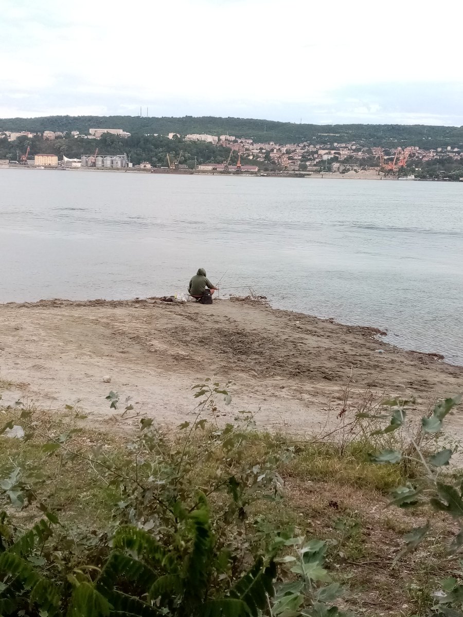 elarogantte's tweet photo. The lonley #fishman AT #danube #Romania #zimnicea https://t.co/ID2BeCEPxe