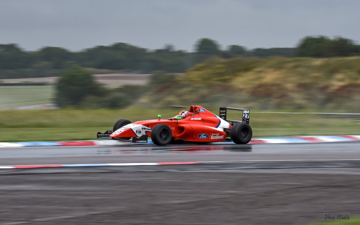 SteveHindle's tweet photo. #BritishF4 : Hedley on top at #wetwetwet #Thruxton test.
#F4 #Formula4 #FIAF4 #Ecoboost #JamesHedley #AlexConnor #RobertoFaria #ZakOSullivan https://t.co/PYd3BsPeKo
