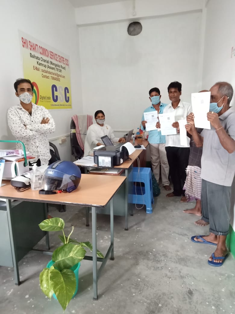 CBaihata's tweet photo. SHIV SHAKTI CSC BAIHATA CHARIALI ISSUED PM FASAL BIMA YOJANA CROP INSURANCE  TO THE FARMERS... TODAY....@1Rs (•‿•)(•‿•) https://t.co/XpNFNKppe6