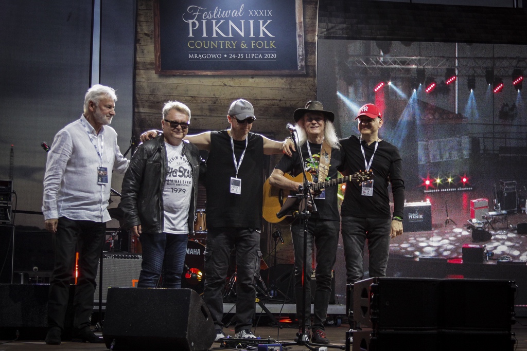 coloradobandpl's tweet photo. Kolejna edycja festiwalu Piknik Country Mrągowo za nami. Serdecznie dziękujemy wspaniałej mrągowskiej publiczności, organizatorom oraz ekipie technicznej odpowiedzialnej za nagłośnienie i oświetlenie.

#ColoradoBand #PiknikCountry #Mrągowo #Country #countryband #countrymusic https://t.co/wi3Ygpcm6R