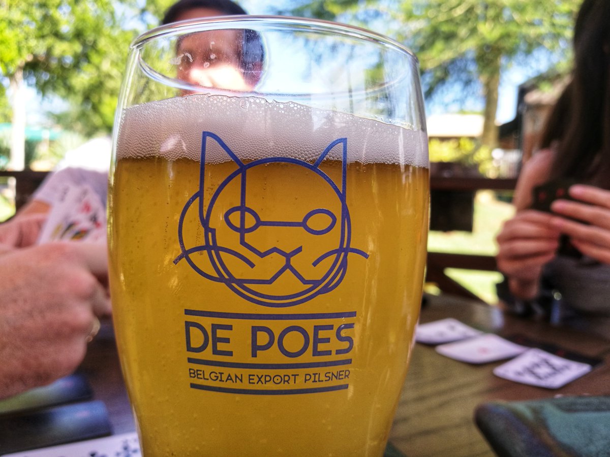 “stay with the beer.
beer is continuous blood.
a continuous lover.”

― Charles Bukowski, Love Is a Dog from Hell

#DePoes #poetry