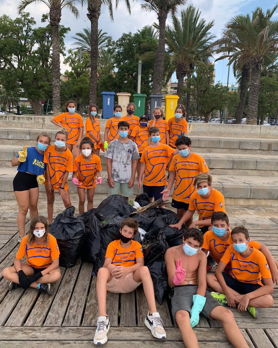 cnmataro's tweet photo. Gran experiència la viscuda pel nostre campus de WP en una sessió de sensibilització mediambiental en la neteja selectiva de residus en l'espai dunar.
@cnmataro 
#netegem #platgesnetes https://t.co/kzsTfirfy3
