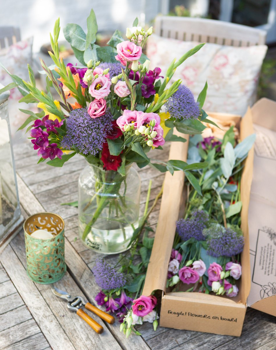 A huge thank you to @fredds_flowers for donating boxes of gorgeous fresh seasonal flowers to our NSPCC Great Chefs Dinner 2020 auction! 🌻🌹🌷